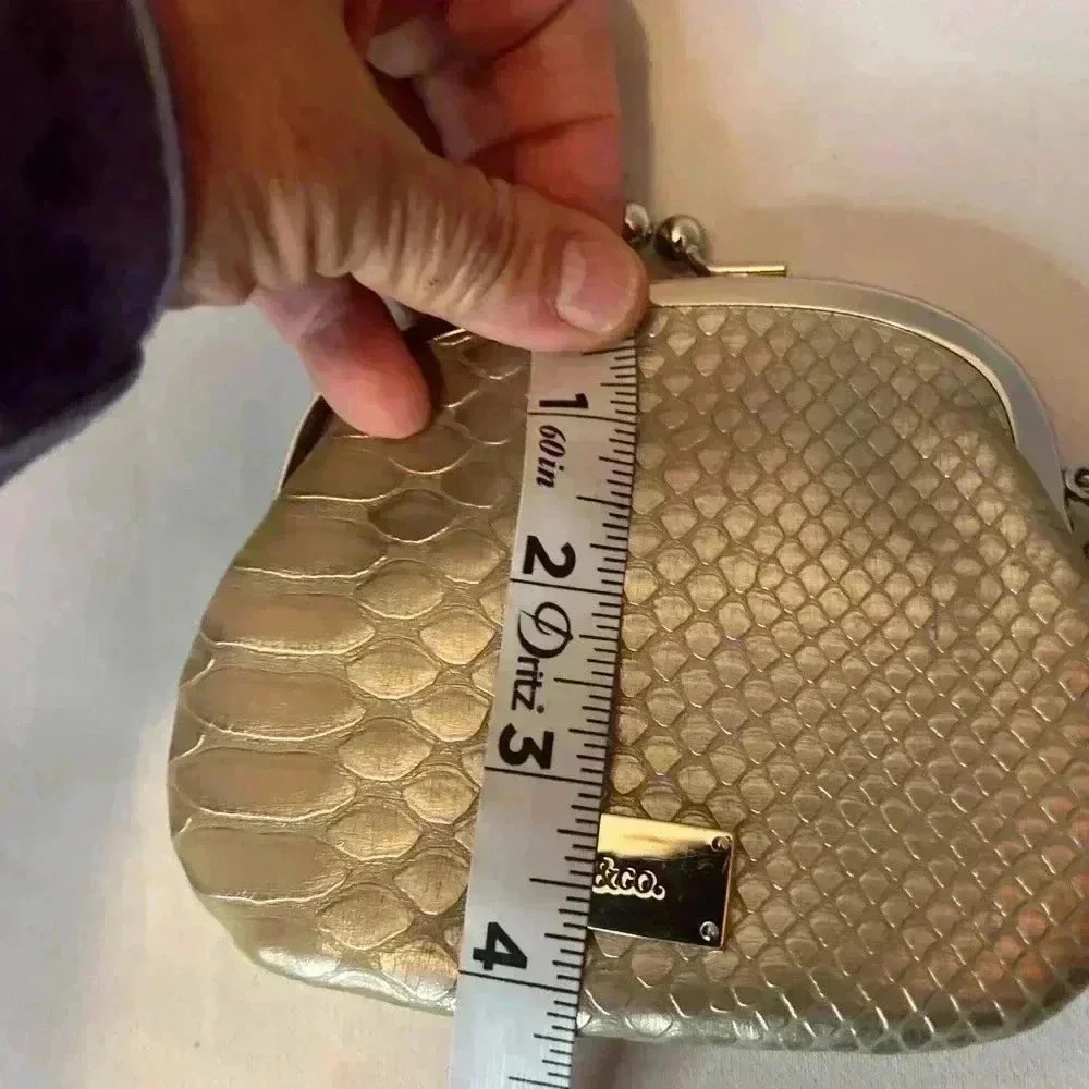 Vintage LIZ CLAIBORNE Gold Silver Textured Coin Change Purse Wallet keychain - Picture 6 of 7
